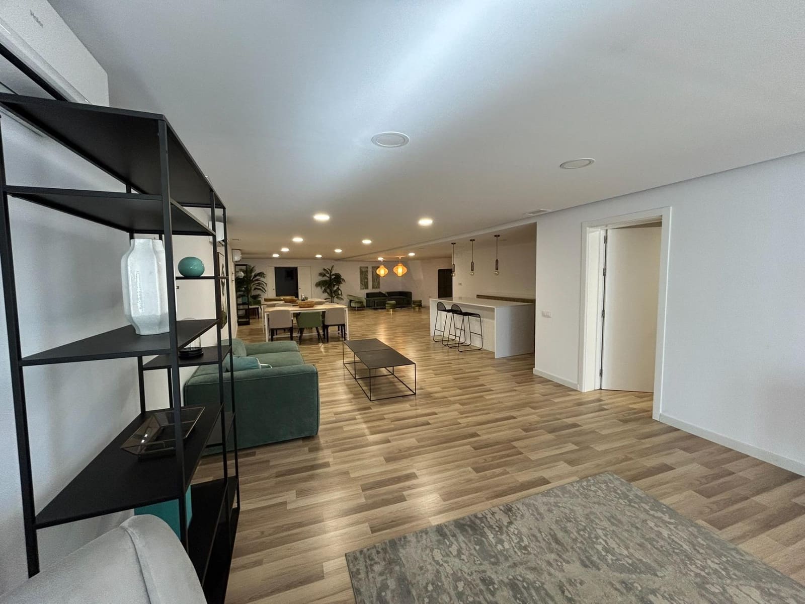 2 Zimmer Apartment zu verkaufen in Estepona mit Pool Garage - 795.000 € (Ref: 9137243)