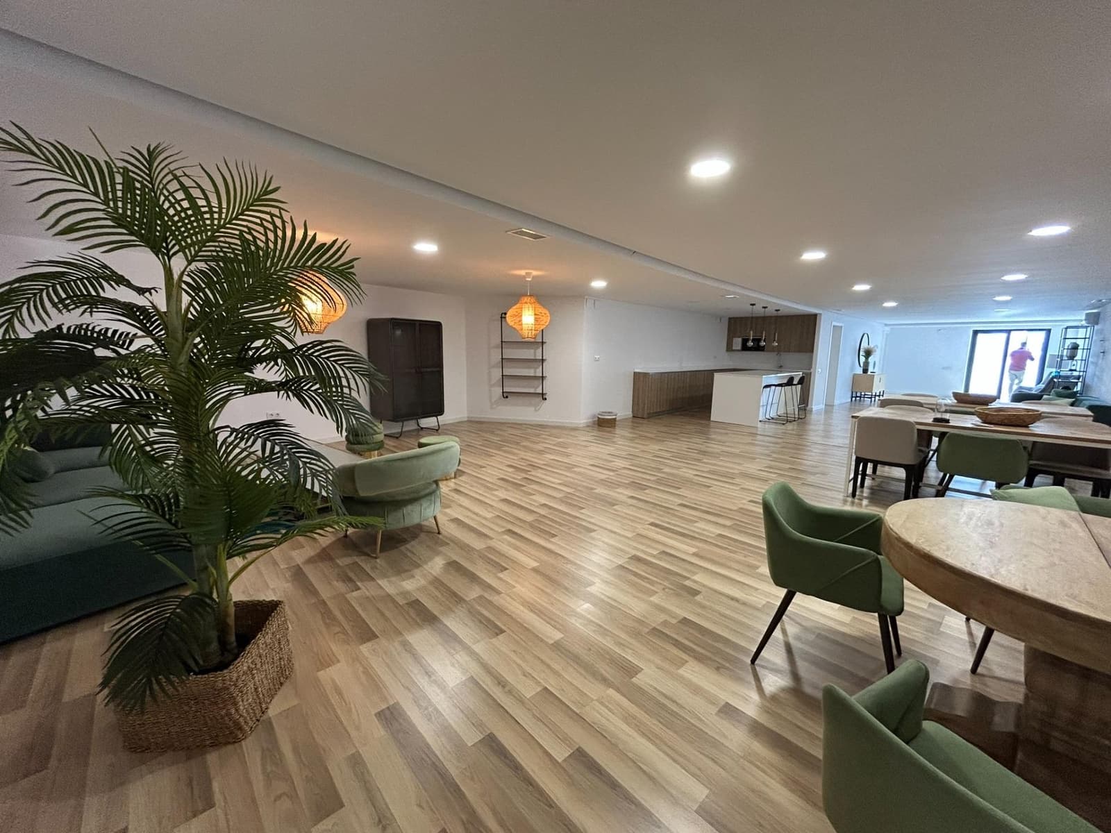 2 Zimmer Apartment zu verkaufen in Estepona mit Pool Garage - 795.000 € (Ref: 9137243)