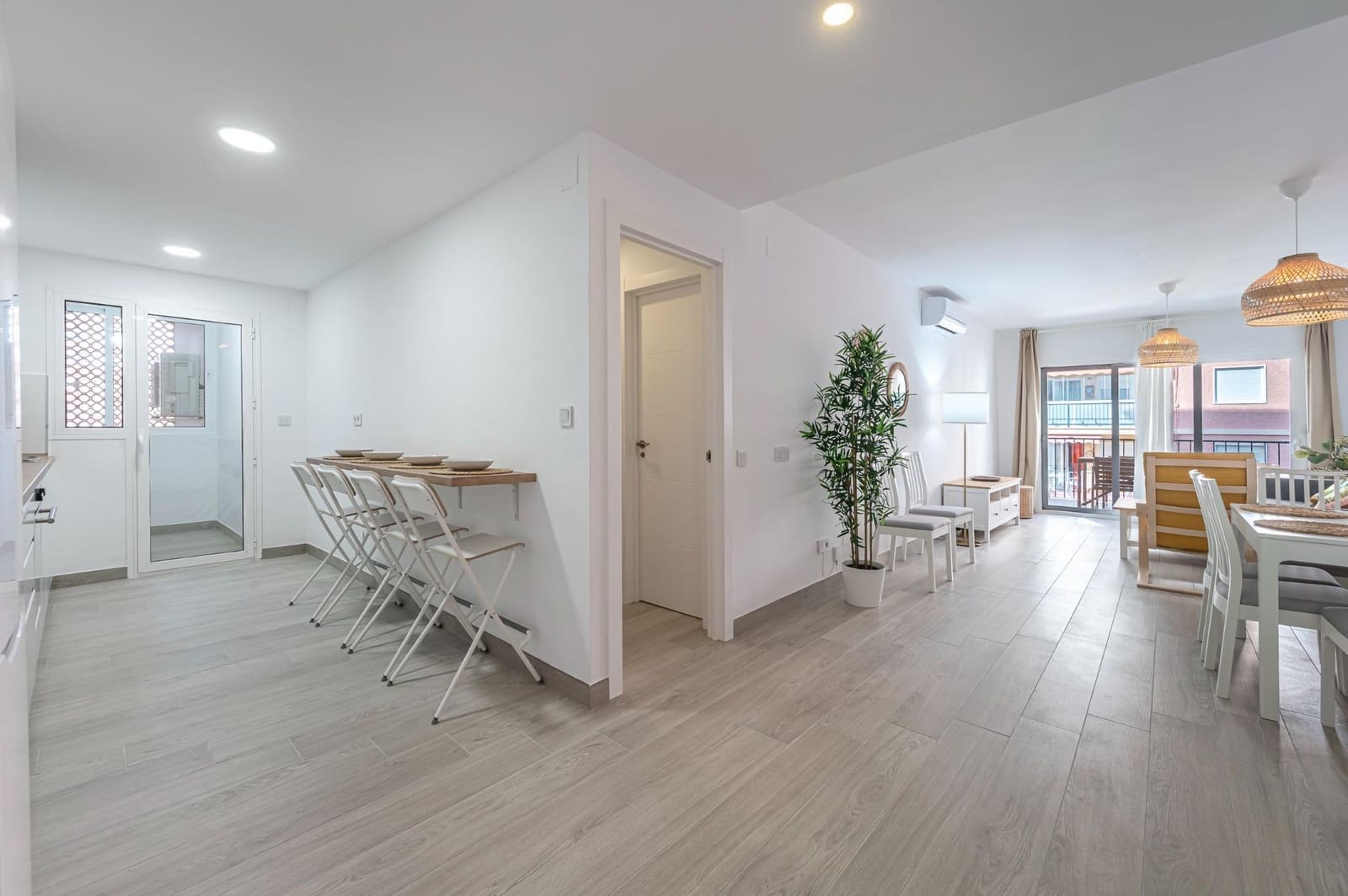 4 soveværelse Lejlighed til leje i Fuengirola - € 1.500 (Ref: 9202508)