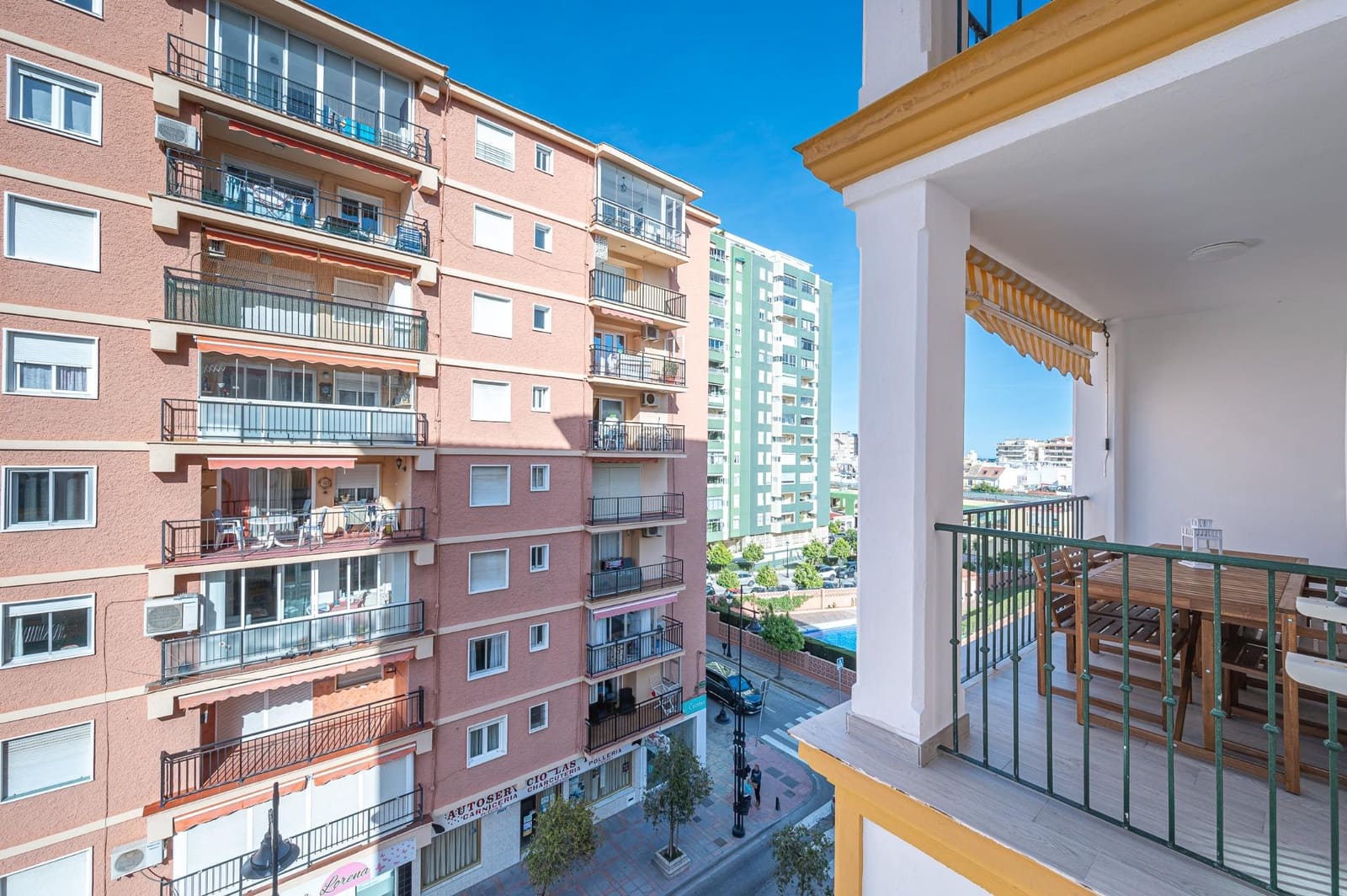 4 soveværelse Lejlighed til leje i Fuengirola - € 1.500 (Ref: 9202508)