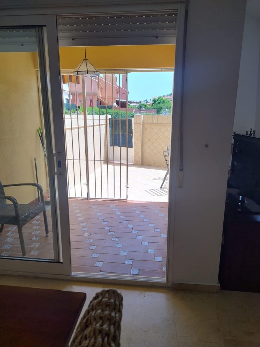 2 soveværelse Rækkehus til leje i Fuengirola med swimmingpool garage - € 1.600 (Ref: 9202509)