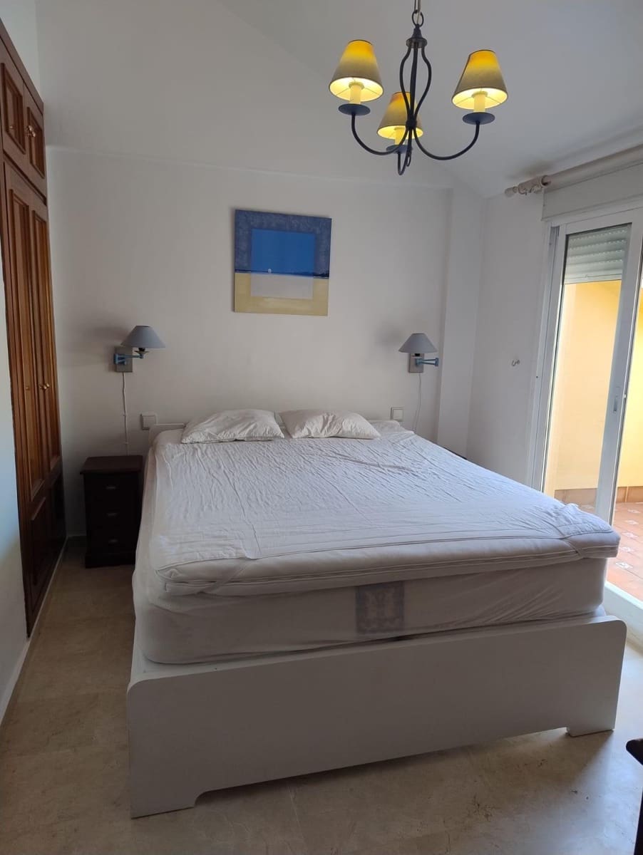 2 soveværelse Rækkehus til leje i Fuengirola med swimmingpool garage - € 1.600 (Ref: 9202509)