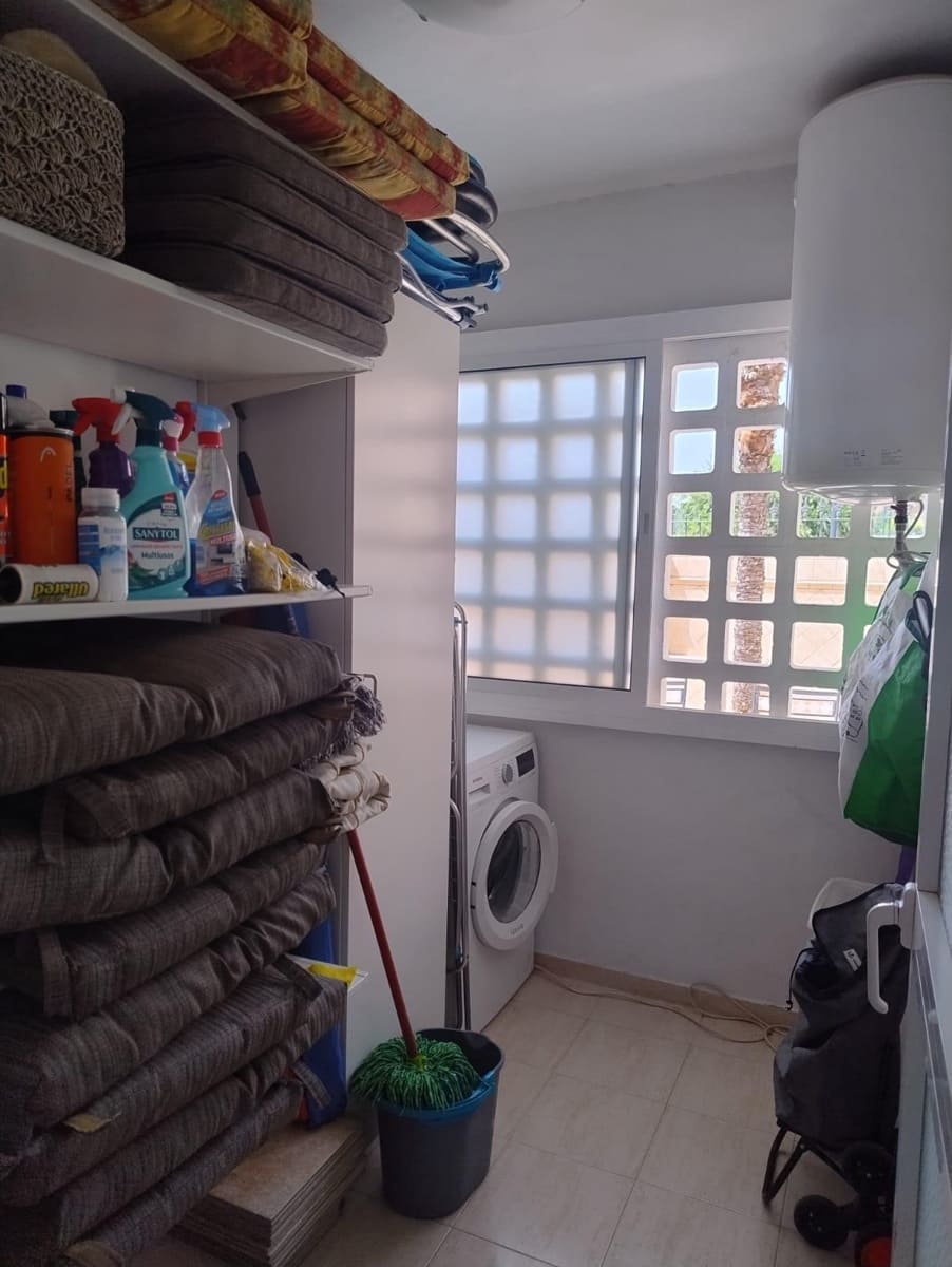2 soveværelse Rækkehus til leje i Fuengirola med swimmingpool garage - € 1.600 (Ref: 9202509)