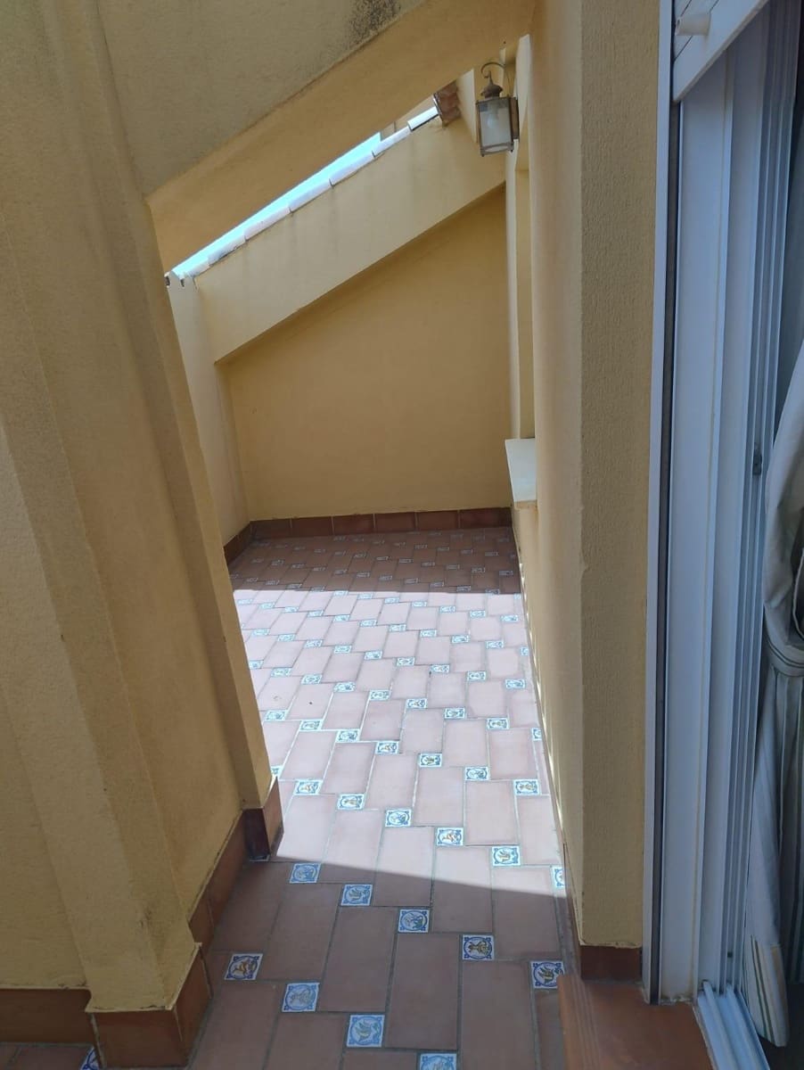 2 soveværelse Rækkehus til leje i Fuengirola med swimmingpool garage - € 1.600 (Ref: 9202509)