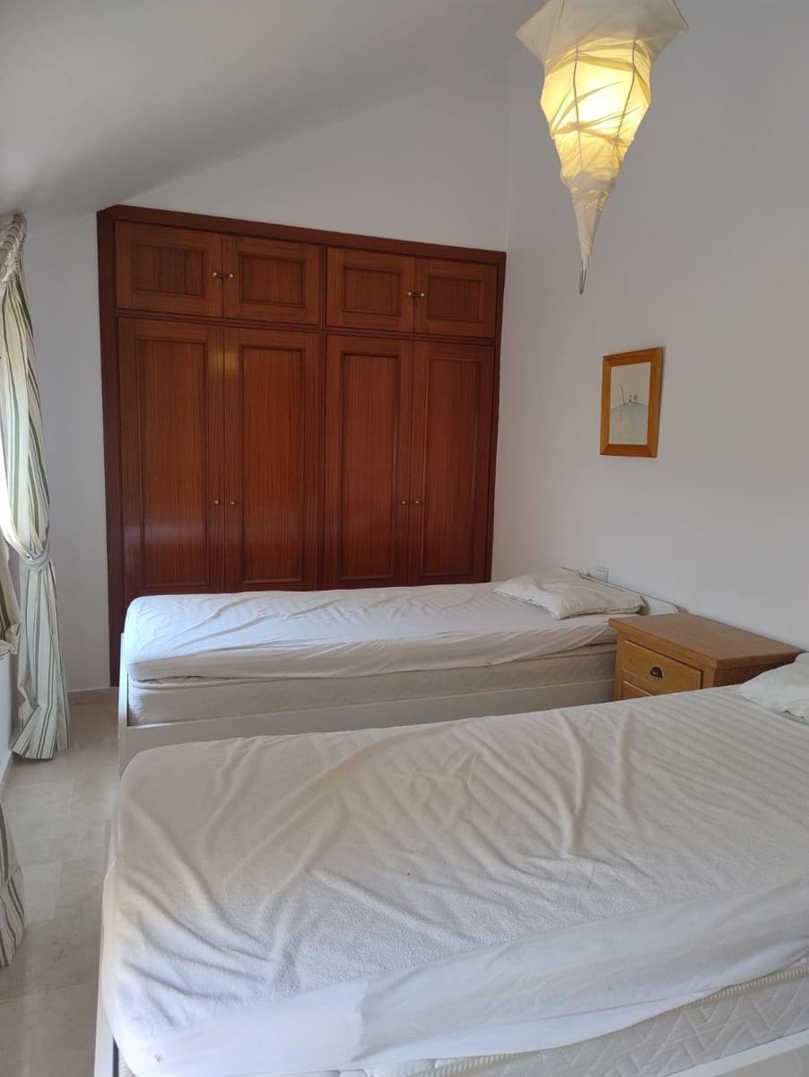 2 soveværelse Rækkehus til leje i Fuengirola med swimmingpool garage - € 1.600 (Ref: 9202509)