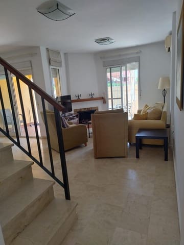 2 soveværelse Rækkehus til leje i Los Pacos, Fuengirola med swimmingpool garage - € 1.600 (Ref: 9202509)