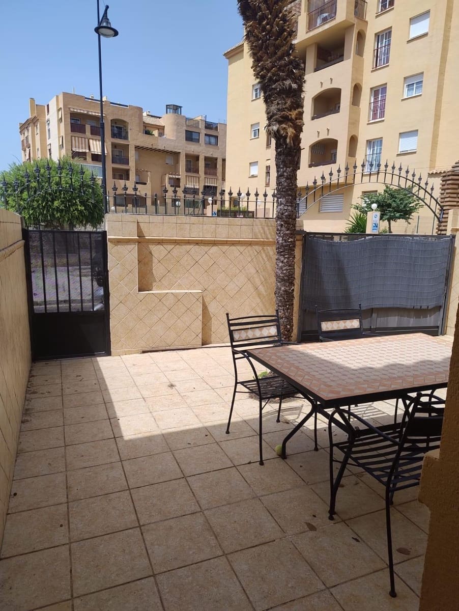 2 soveværelse Rækkehus til leje i Fuengirola med swimmingpool garage - € 1.600 (Ref: 9202509)