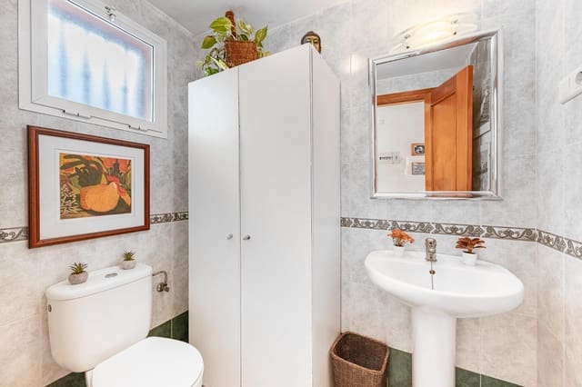 3 makuuhuone Rivitalo myytävänä paikassa La Cala del Moral, Rincón de la Victoria mukana 
autotalli - 340 000 € (Ref: 9215158)