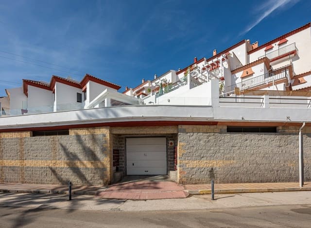 3 makuuhuone Rivitalo myytävänä paikassa La Cala del Moral, Rincón de la Victoria mukana 
autotalli - 340 000 € (Ref: 9215158)