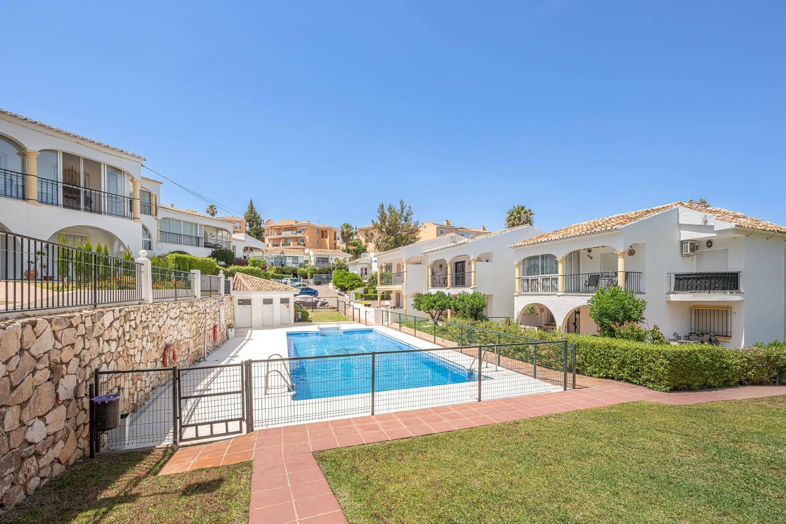 Apartamento de 2 habitaciones en Fuengirola en venta con piscina - 290.000 € (Ref: 9326550)