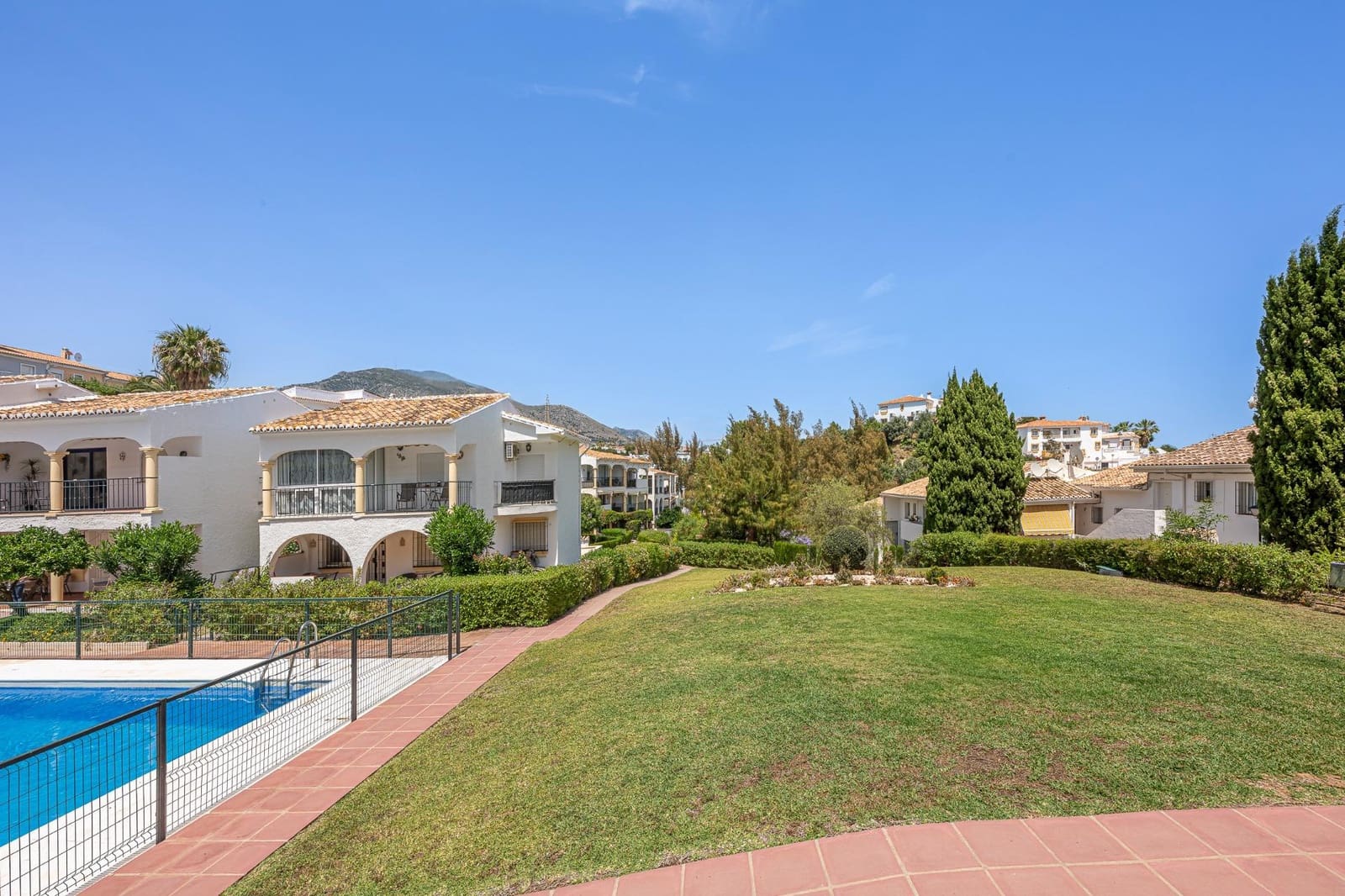 Apartamento de 2 habitaciones en Fuengirola en venta con piscina - 290.000 € (Ref: 9326550)