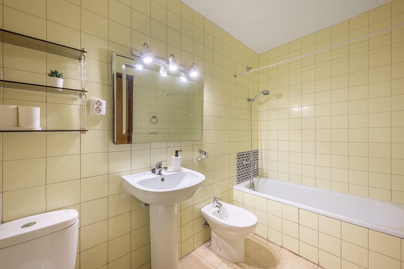 3 bedroom Flat for sale in Fuengirola - € 415,000 (Ref: 9338128)