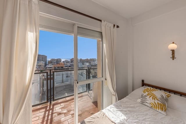 3 bedroom Flat for sale in Zona Puerto Deportivo, Fuengirola - € 399,000 (Ref: 9338128)