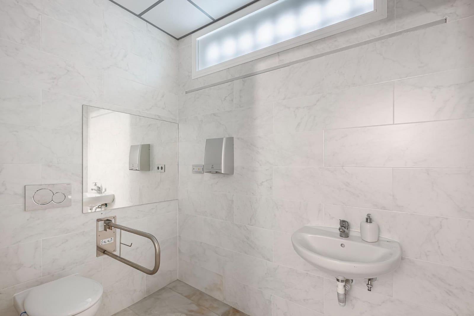 7 soverom Kommersiell til salgs i Fuengirola - € 150 000 (Ref: 9355941)