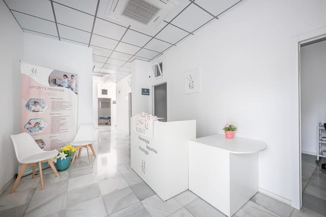 7 makuuhuone Kaupallinen myytävänä paikassa Centro ciudad, Fuengirola - 150 000 € (Ref: 9355941)