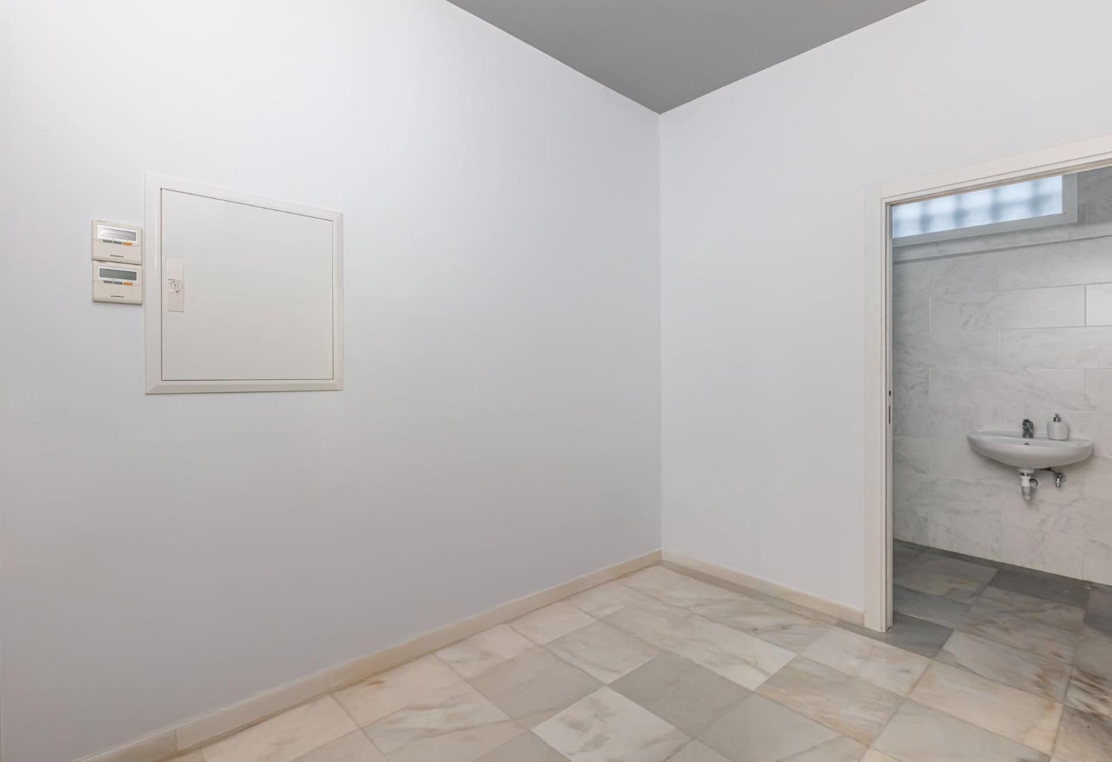 7 soverom Kommersiell til salgs i Fuengirola - € 150 000 (Ref: 9355941)