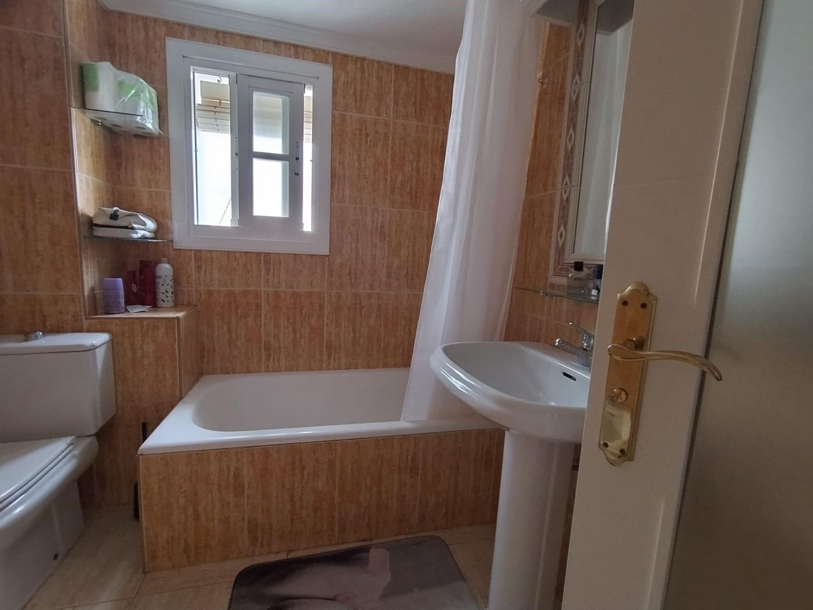 2 slaapkamer Appartement te huur in Fuengirola met zwembad garage - € 1.100 (Ref: 9375407)