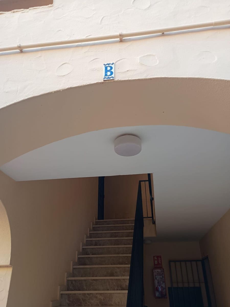 2 soverom Leilighet til leie i Miraflores med svømmebasseng - € 950 (Ref: 9446451)