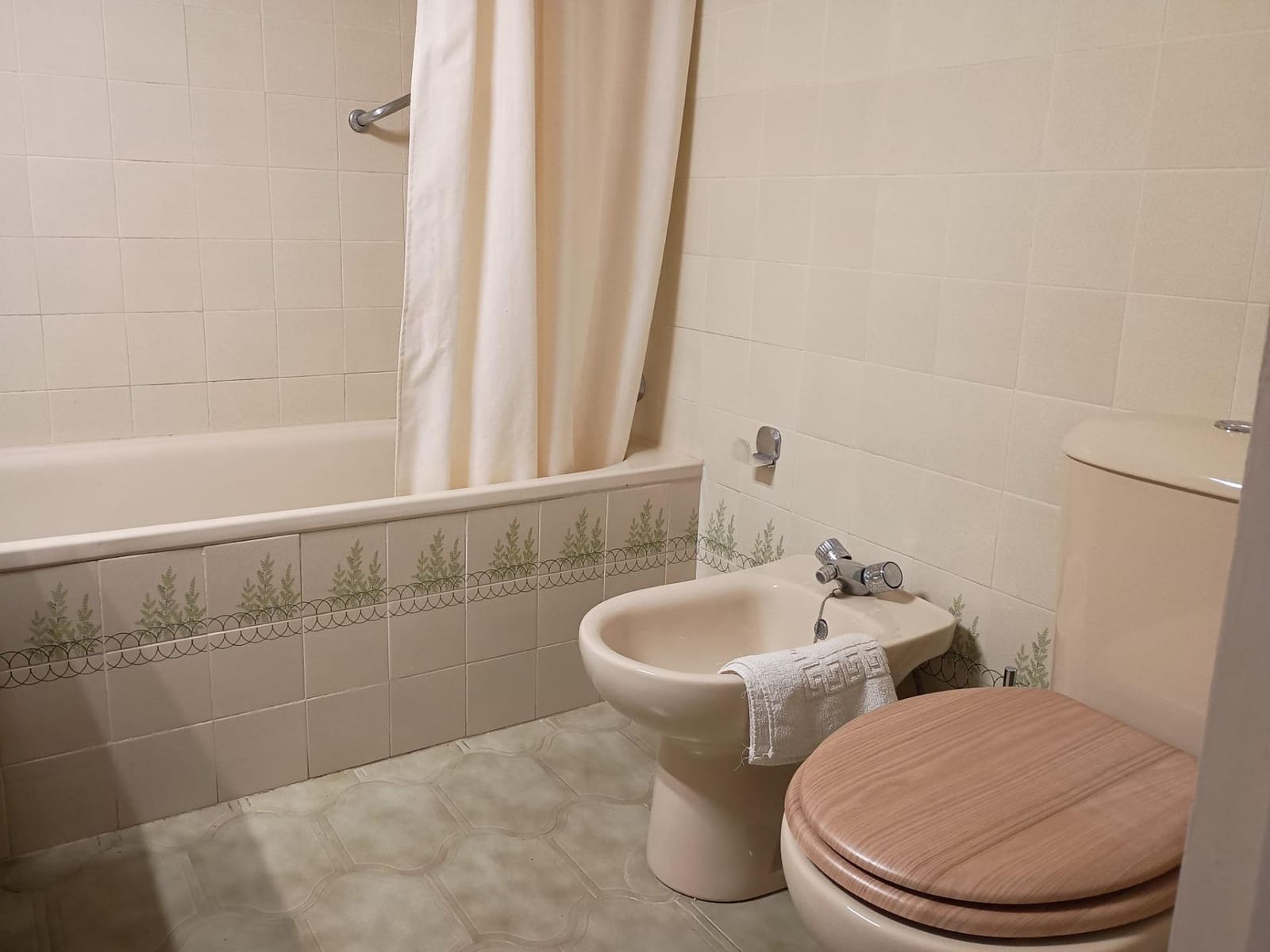 2 soverom Leilighet til leie i Miraflores med svømmebasseng - € 950 (Ref: 9446451)