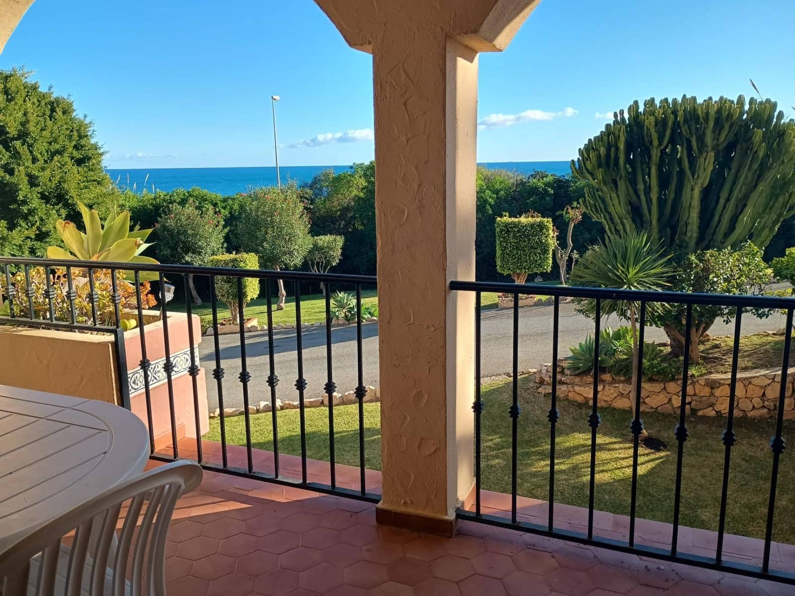 2 soverom Leilighet til leie i Miraflores med svømmebasseng - € 950 (Ref: 9446451)