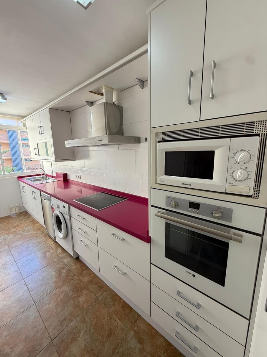 3 Zimmer Wohnung zu vermieten in Fuengirola mit Pool - 1.650 € (Ref: 9470489)