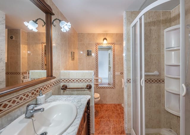 Apartamento de 1 habitación en Zona Puerto Deportivo, Fuengirola en venta con piscina - 260.000 € (Ref: 9481266)