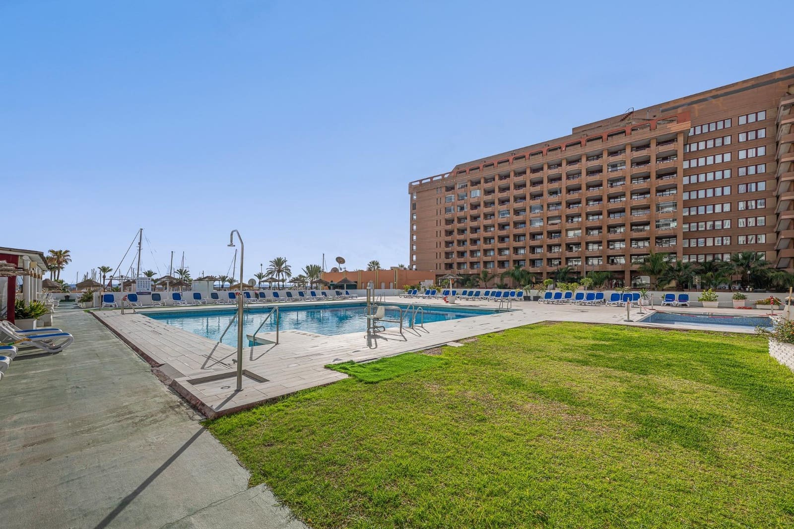 1 soveværelse Lejlighed til salg i Fuengirola med swimmingpool - € 249.000 (Ref: 9481266)