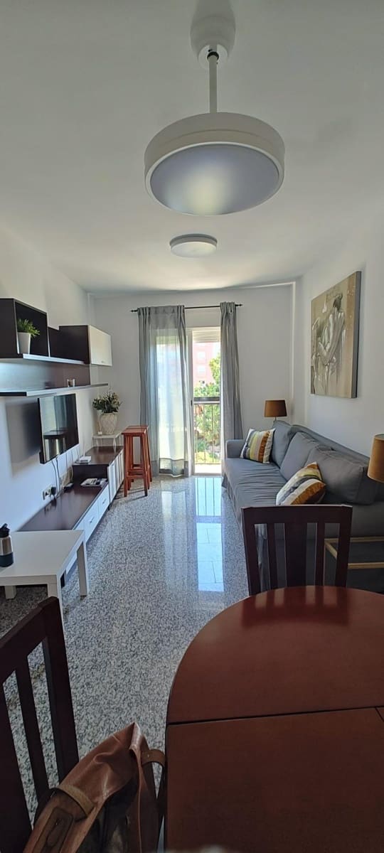 1 soverom Leilighet til leie i Fuengirola - € 1 100 (Ref: 9555968)
