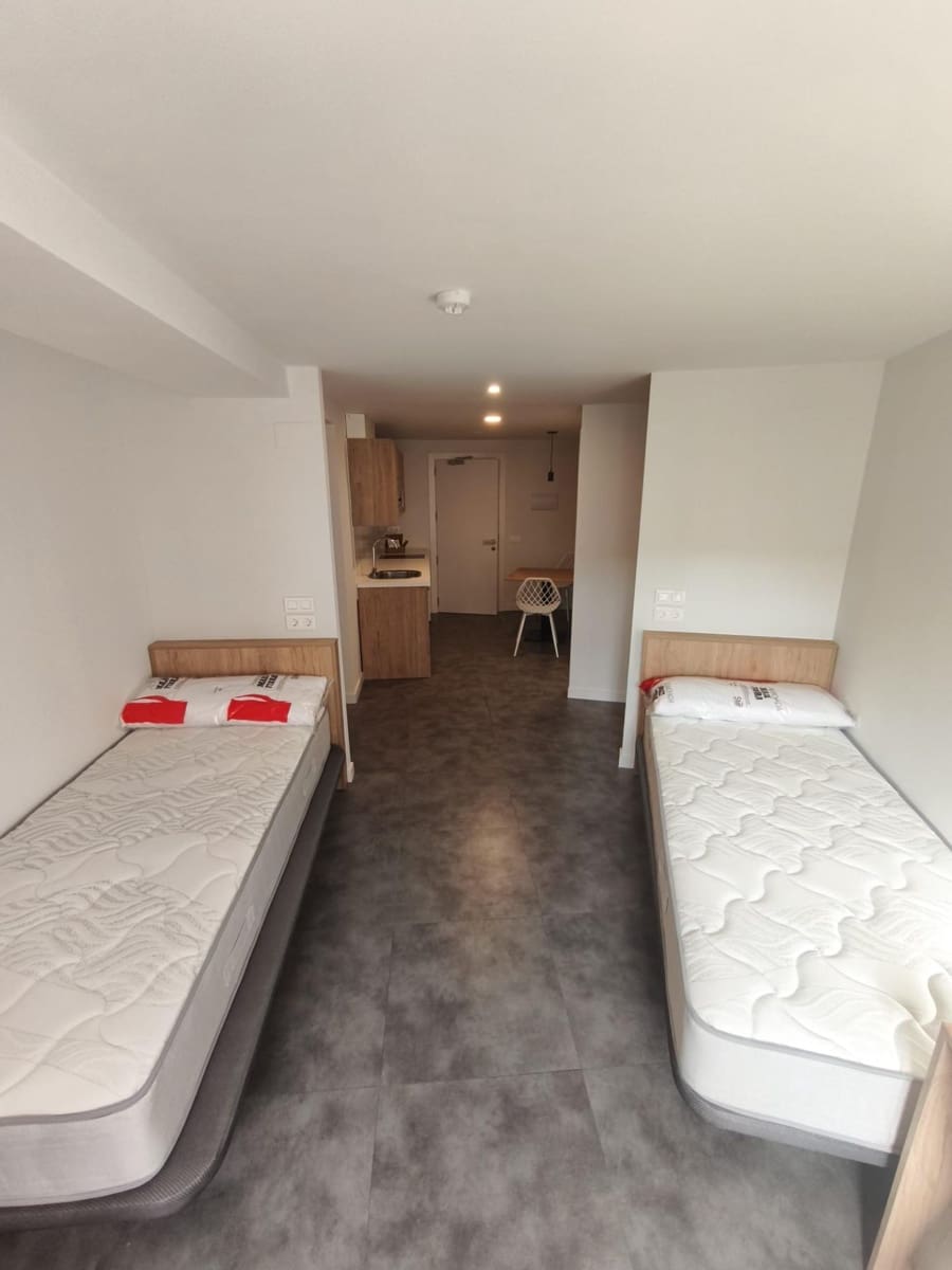 Appartement de 14 chambres à louer à Lleida ville - 650 € (Ref: 9611632)