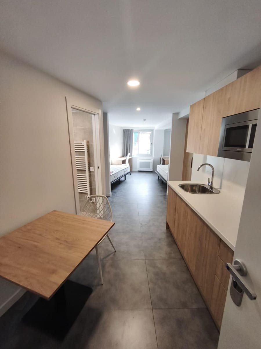 Appartement de 14 chambres à louer à Lleida ville - 650 € (Ref: 9611632)