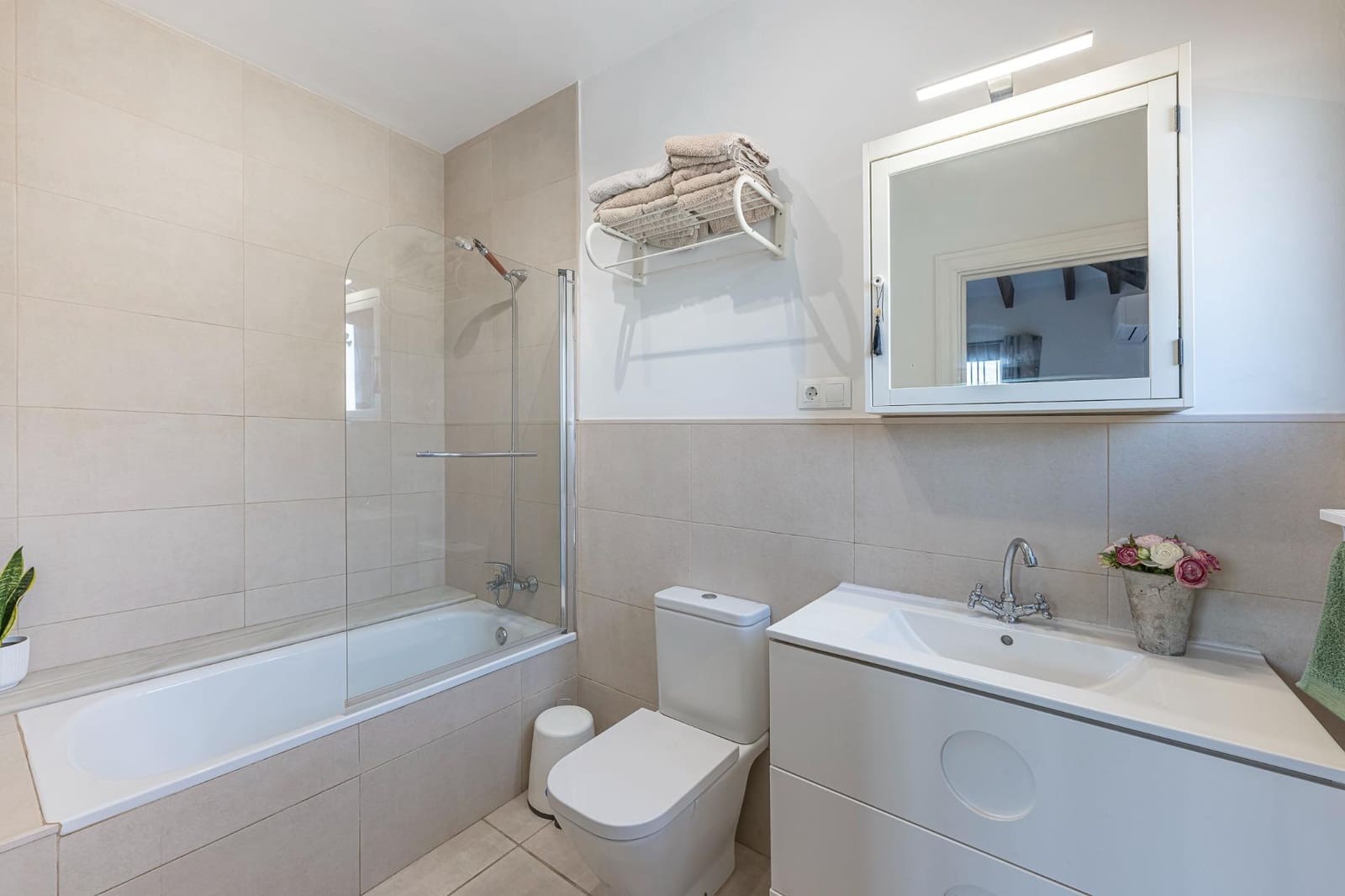 3 bedroom Villa for sale in Mijas Golf with pool garage - € 995,000 (Ref: 9645127)