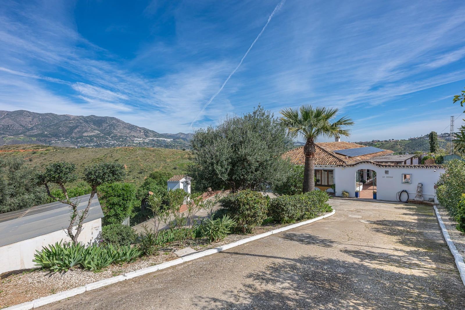 3 bedroom Villa for sale in Mijas Golf with pool garage - € 995,000 (Ref: 9645127)