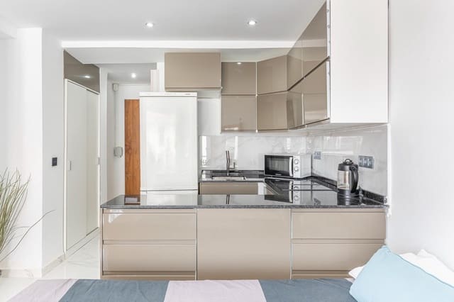 Studio te koop in Castillo Sohail, Fuengirola met zwembad - € 259.000 (Ref: 9788490)