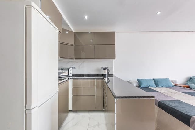 Studio te koop in Castillo Sohail, Fuengirola met zwembad - € 259.000 (Ref: 9788490)