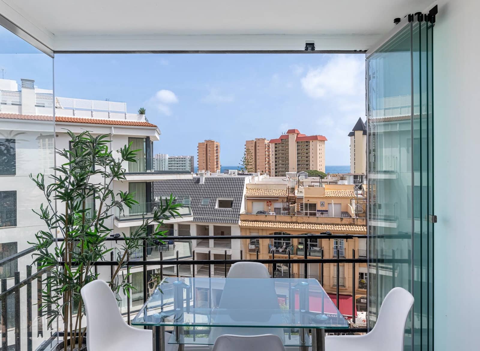 Estudio en Fuengirola en venta con piscina - 259.000 € (Ref: 9788490)