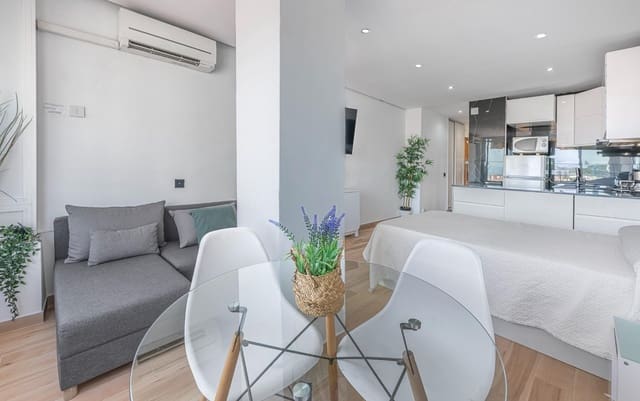 Studio til salgs i Torremolinos med svømmebasseng - € 250 000 (Ref: 9804395)