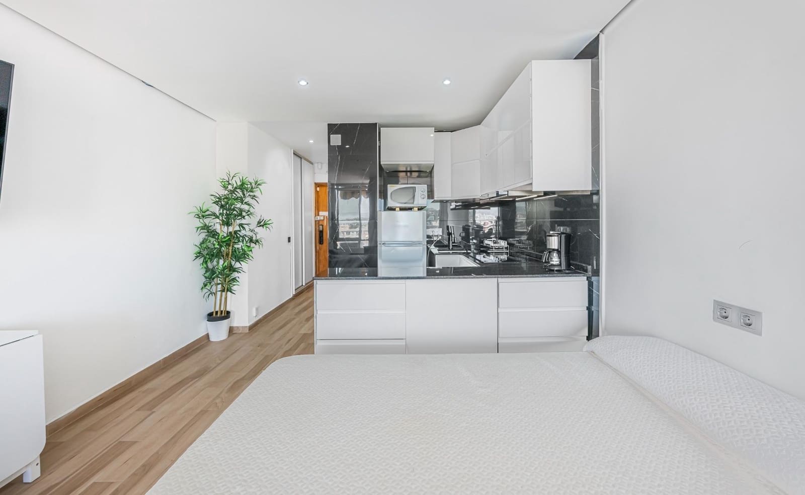 Studio til salgs i Torremolinos med svømmebasseng - € 250 000 (Ref: 9804395)