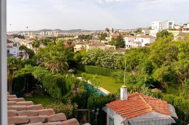 6 soverom Kjedet enebolig til salgs i El Coto, Mijas med svømmebasseng garasje - € 860 000 (Ref: 9817979)