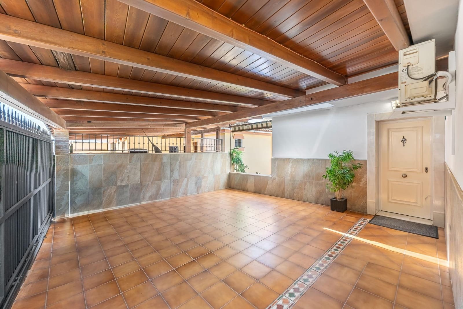 6 slaapkamer Halfvrijstaande villa te koop in El Coto met zwembad garage - € 790.000 (Ref: 9817979)