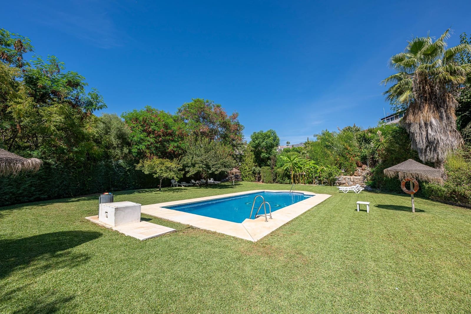 6 slaapkamer Halfvrijstaande villa te koop in El Coto met zwembad garage - € 790.000 (Ref: 9817979)