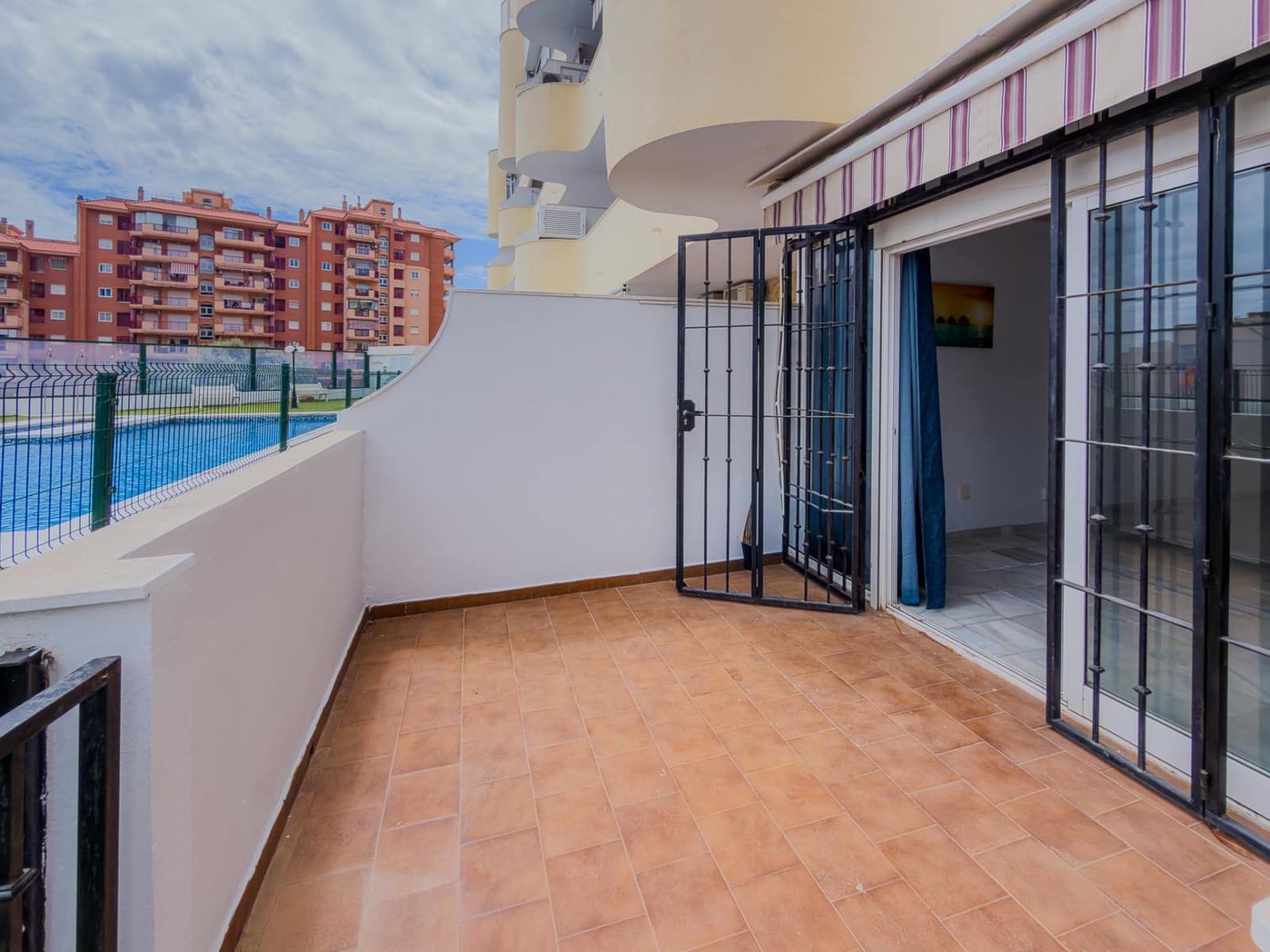 1 bedroom Studio for sale in Fuengirola with pool - € 235,000 (Ref: 9831627)