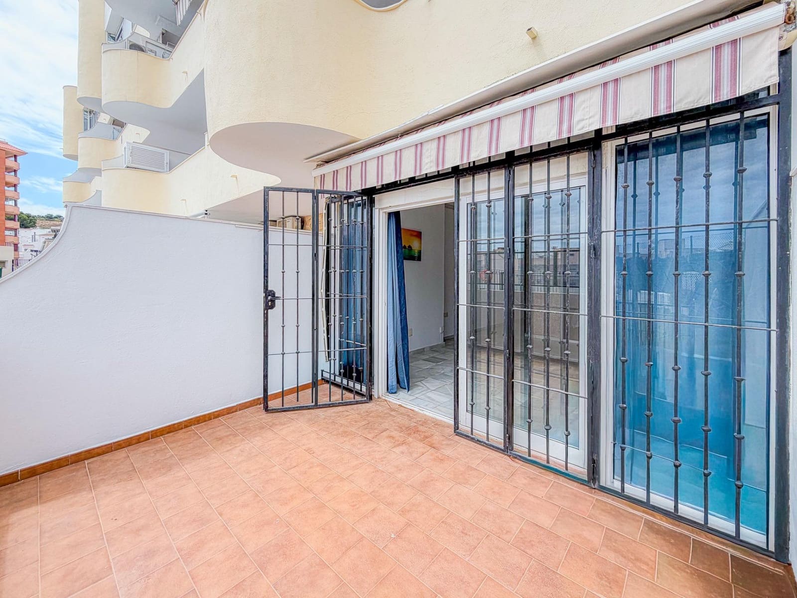 1 bedroom Studio for sale in Fuengirola with pool - € 235,000 (Ref: 9831627)