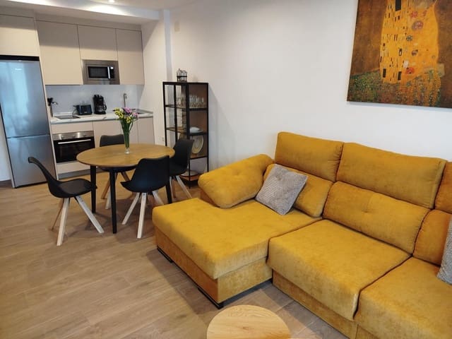 1 soveværelse Lejlighed til leje i Fuengirola med swimmingpool - € 1.200 (Ref: 9836403)