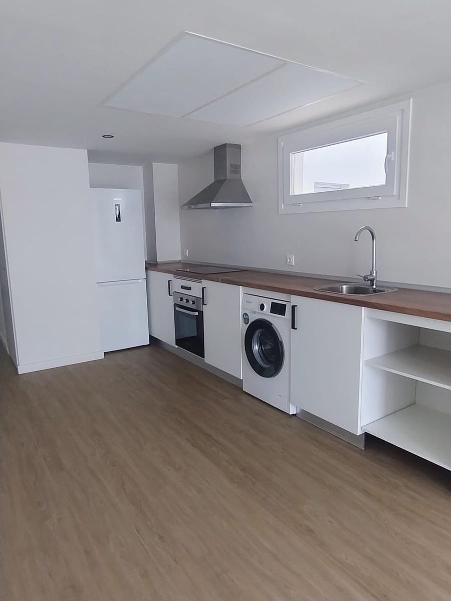 2 soveværelse Lejlighed til leje i Fuengirola med swimmingpool garage - € 1.200 (Ref: 9839337)