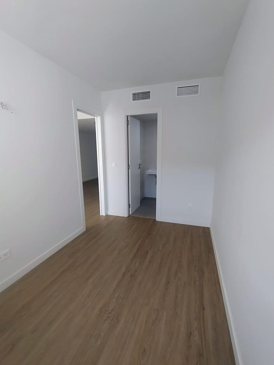 2 soveværelse Lejlighed til leje i Fuengirola med swimmingpool garage - € 1.200 (Ref: 9839337)