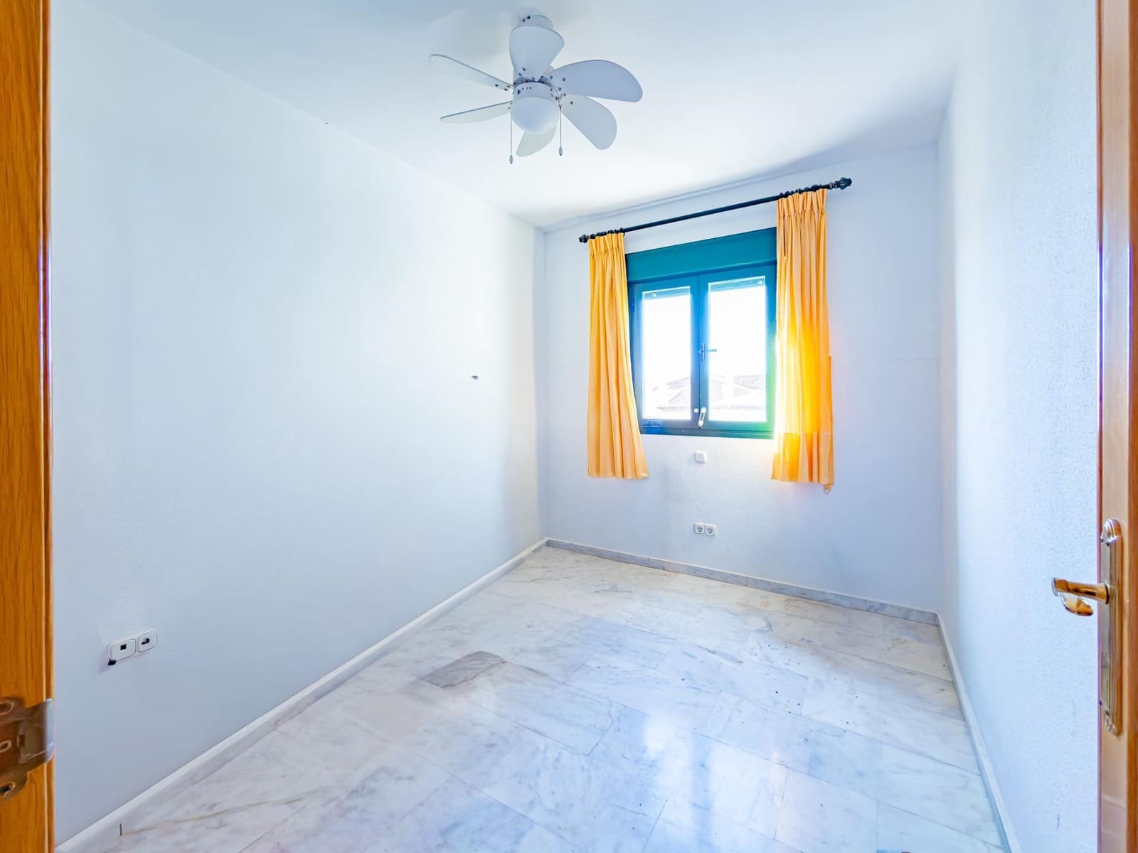 3 slaapkamer Flat te koop in Fuengirola met zwembad garage - € 349.000 (Ref: 9843483)
