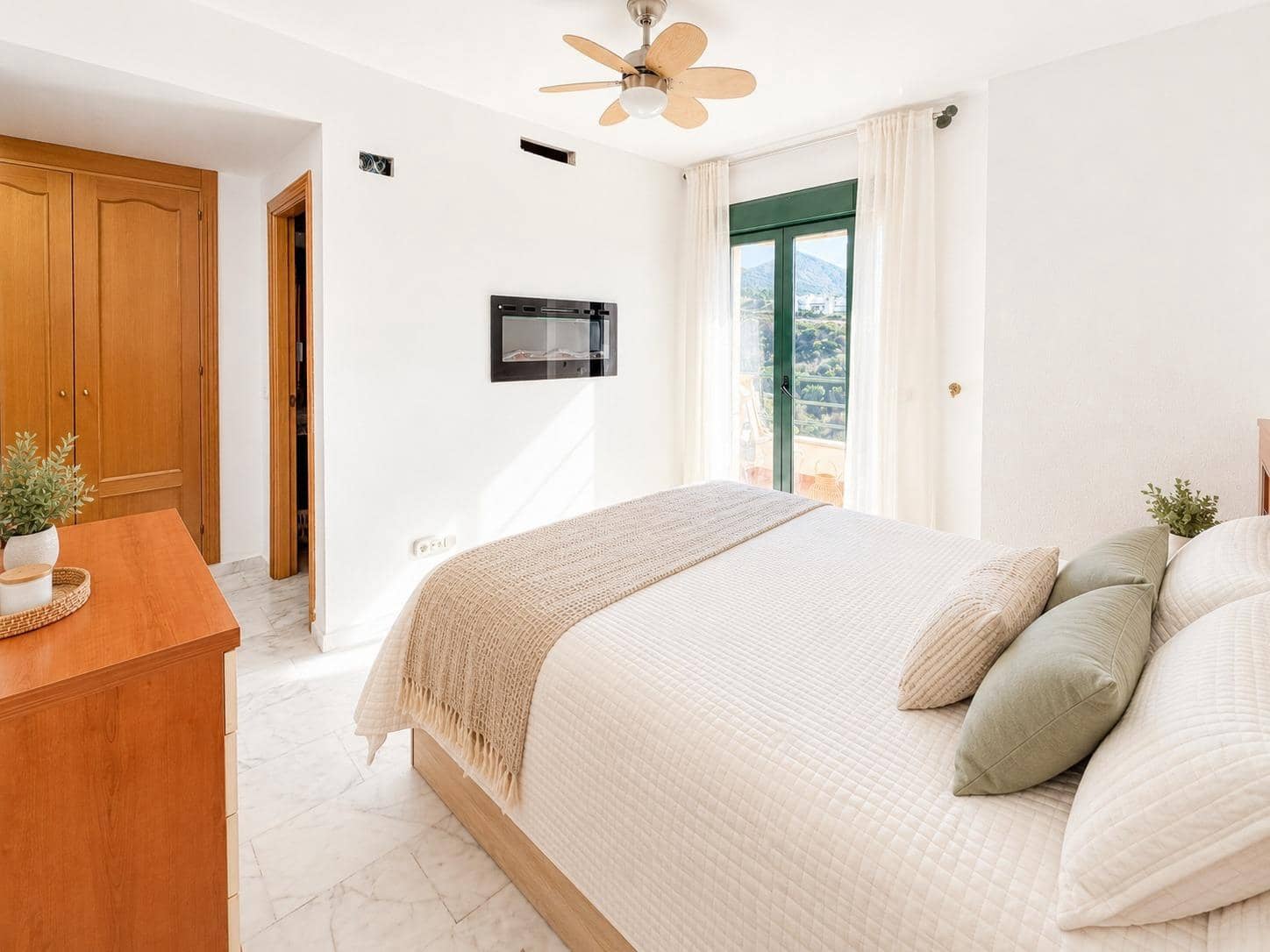 3 bedroom Flat for sale in Fuengirola with pool garage - € 339,000 (Ref: 9843483)