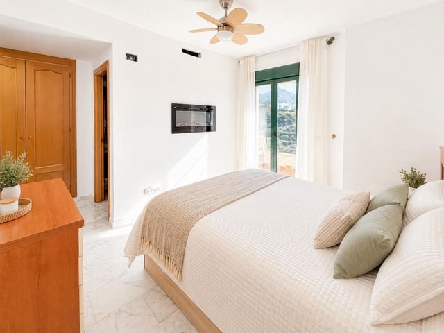3 soveværelse Lejlighed til salg i Torreblanca, Fuengirola med swimmingpool garage - € 339.000 (Ref: 9843483)