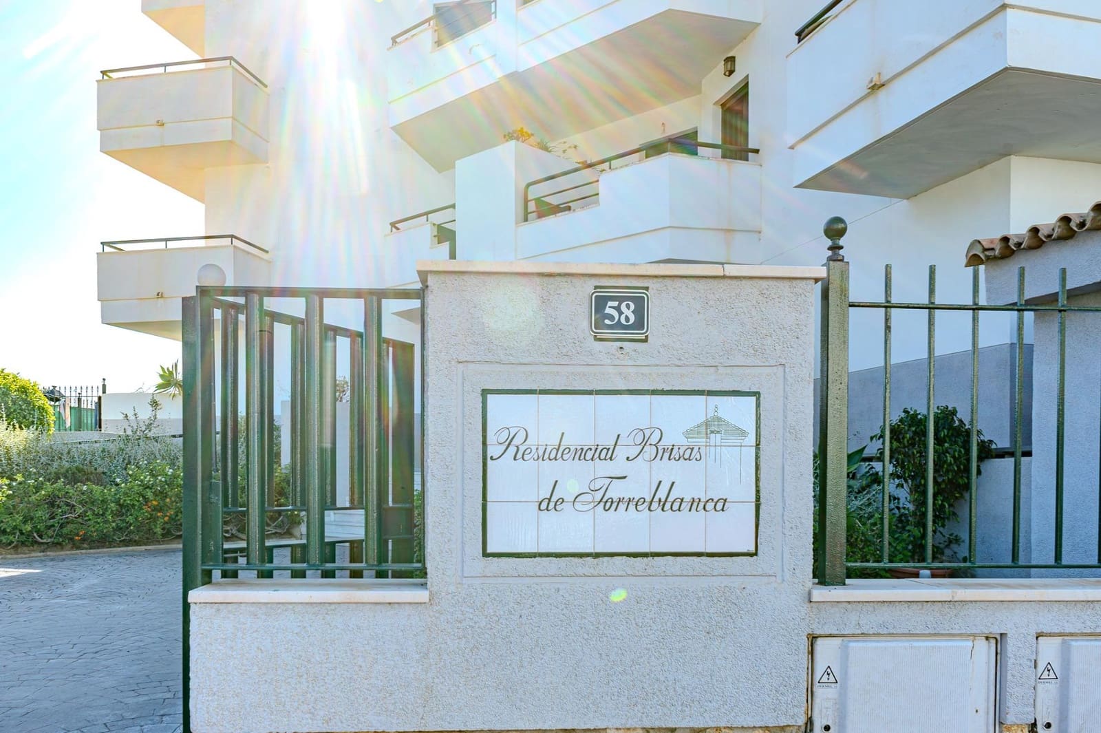 3 bedroom Flat for sale in Fuengirola with pool garage - € 339,000 (Ref: 9843483)