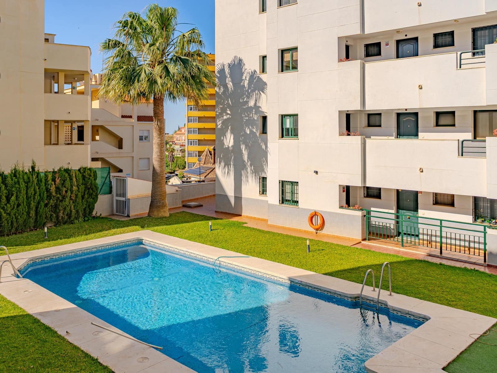 3 bedroom Flat for sale in Fuengirola with pool garage - € 339,000 (Ref: 9843483)